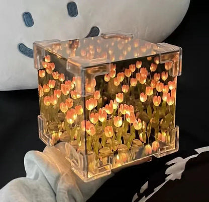 TulipMirror ™ -  Elegant Lamp.