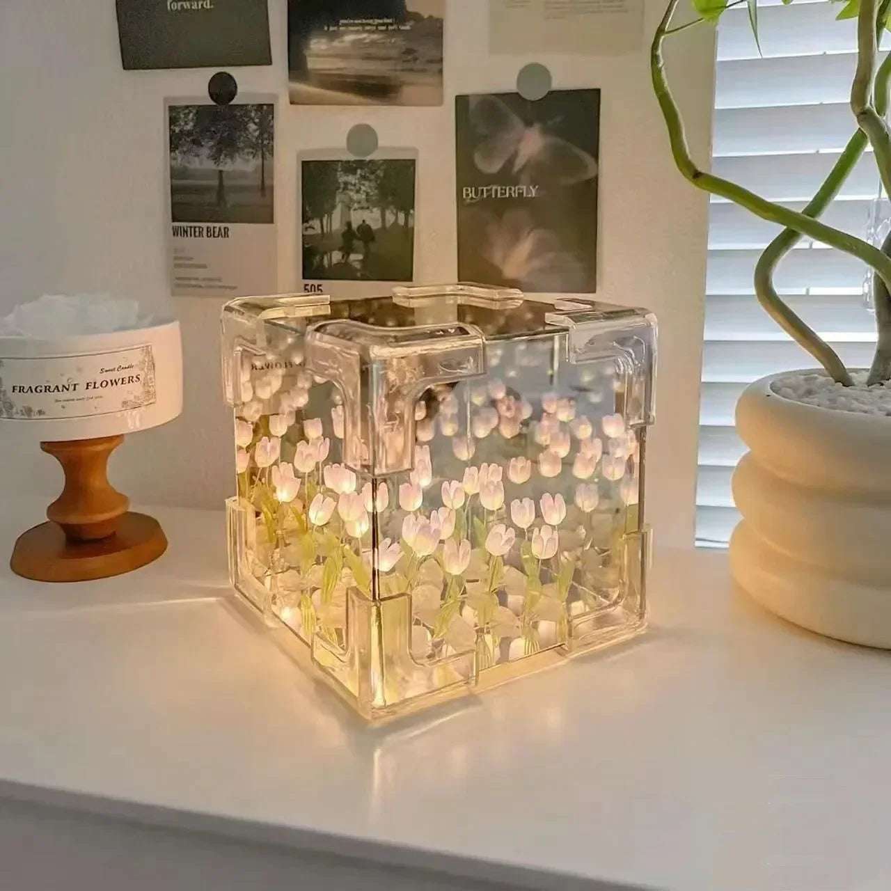 TulipMirror ™ -  Elegant Lamp.