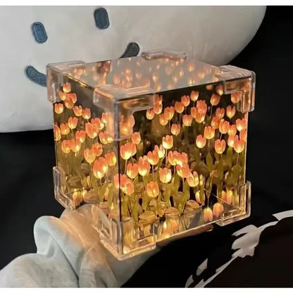TulipMirror ™ -  Elegant Lamp.