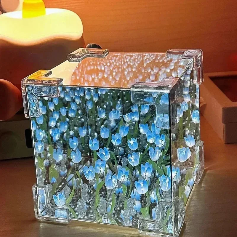 TulipMirror ™ -  Elegant Lamp.